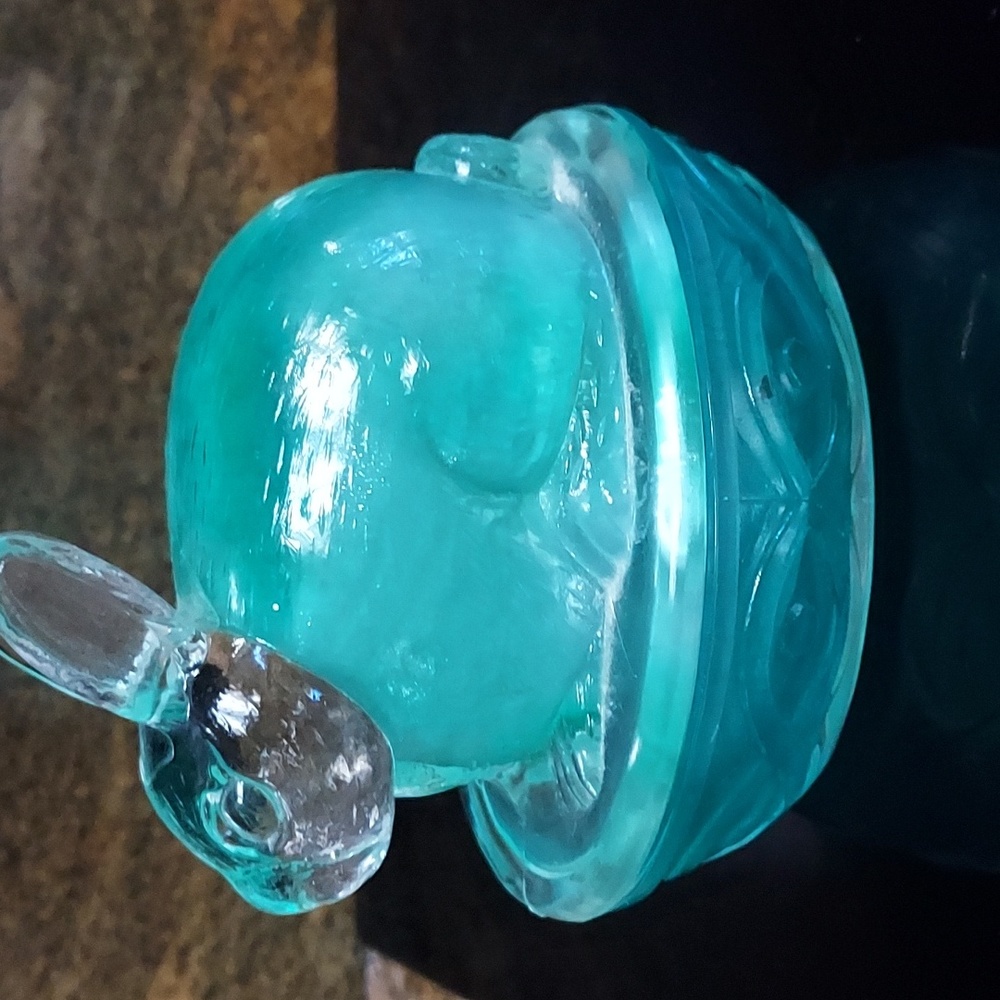 Vintage GAC Green Glass Bunny trinket box 2001